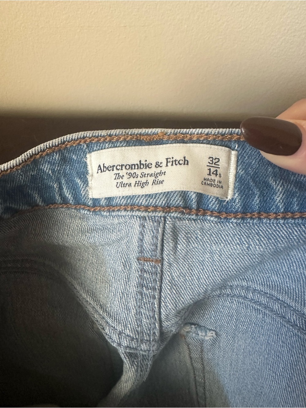 Abercrombie 90s Straight High Rise Jeans